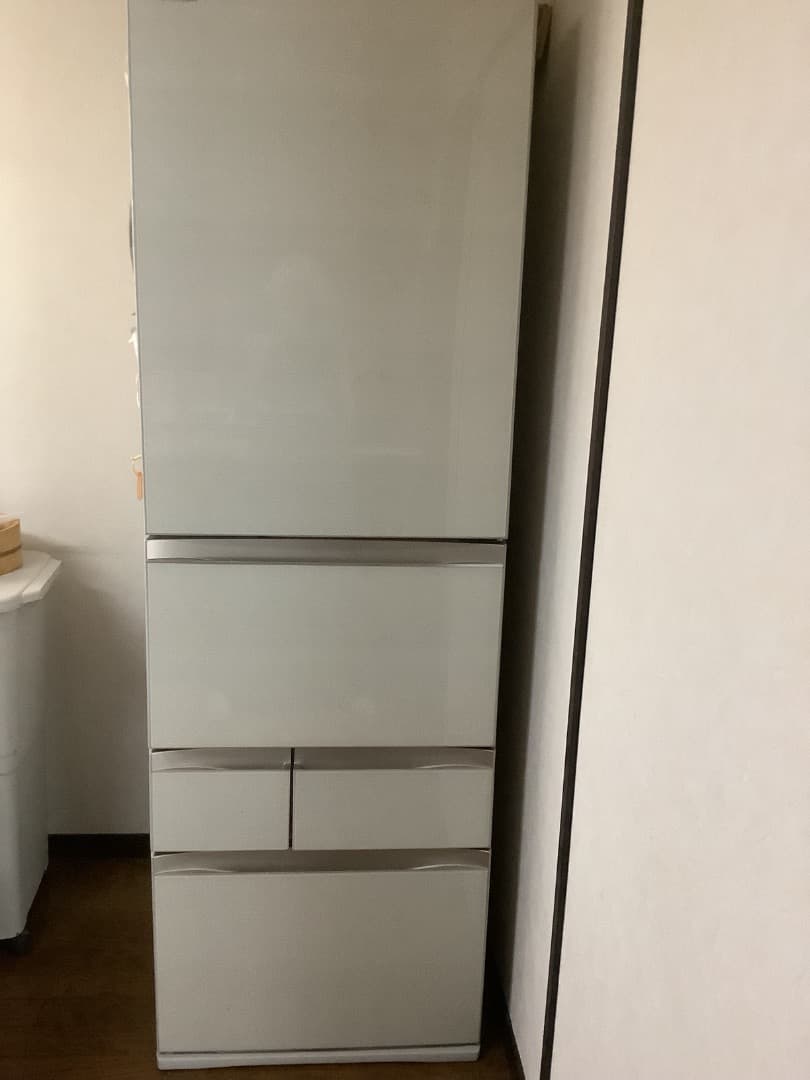 希望価格コメント下さい！22年度、大型冷蔵庫、送料込み！10年保証付