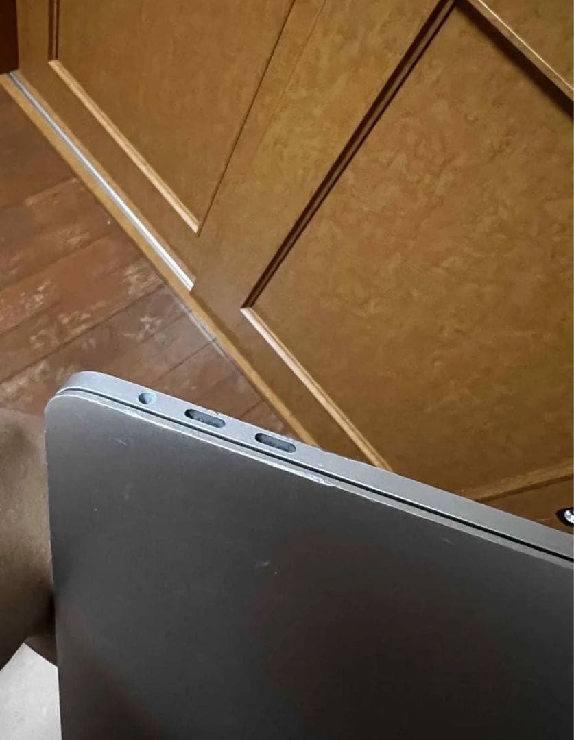 Macbook Pro 2017 15.4インチ 16gb i7 512gb