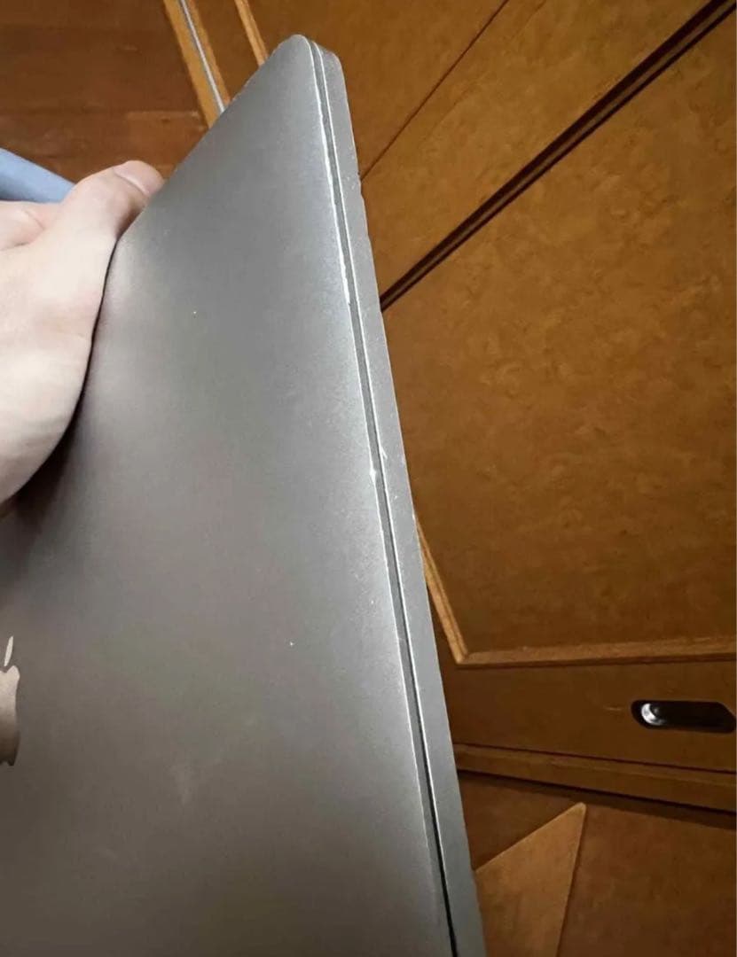 Macbook Pro 2017 15.4インチ 16gb i7 512gb