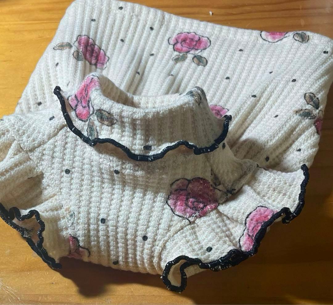 ハンドメイド犬服　ロールネック切替フリルワンピ ワッフルニット