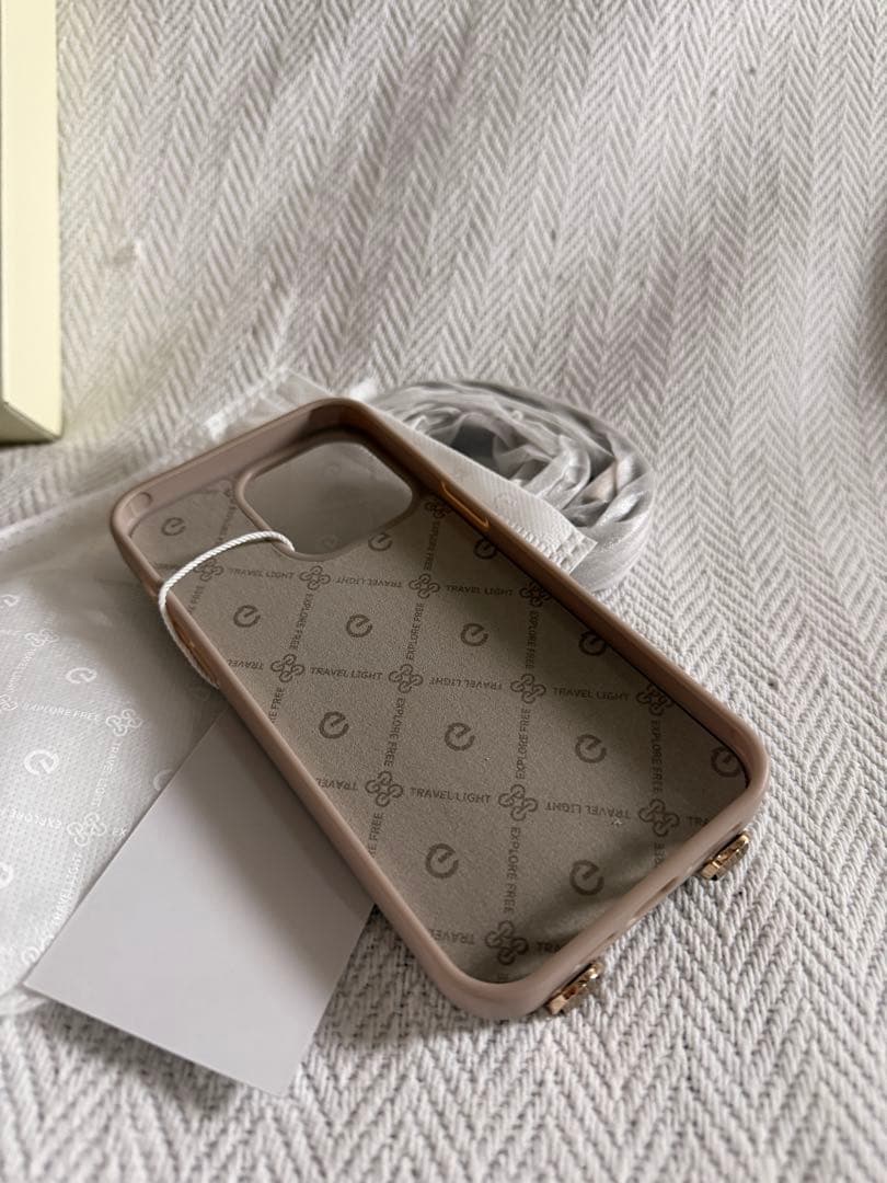 CUSTYPE ベージュ iPhoneケース　15 pro max