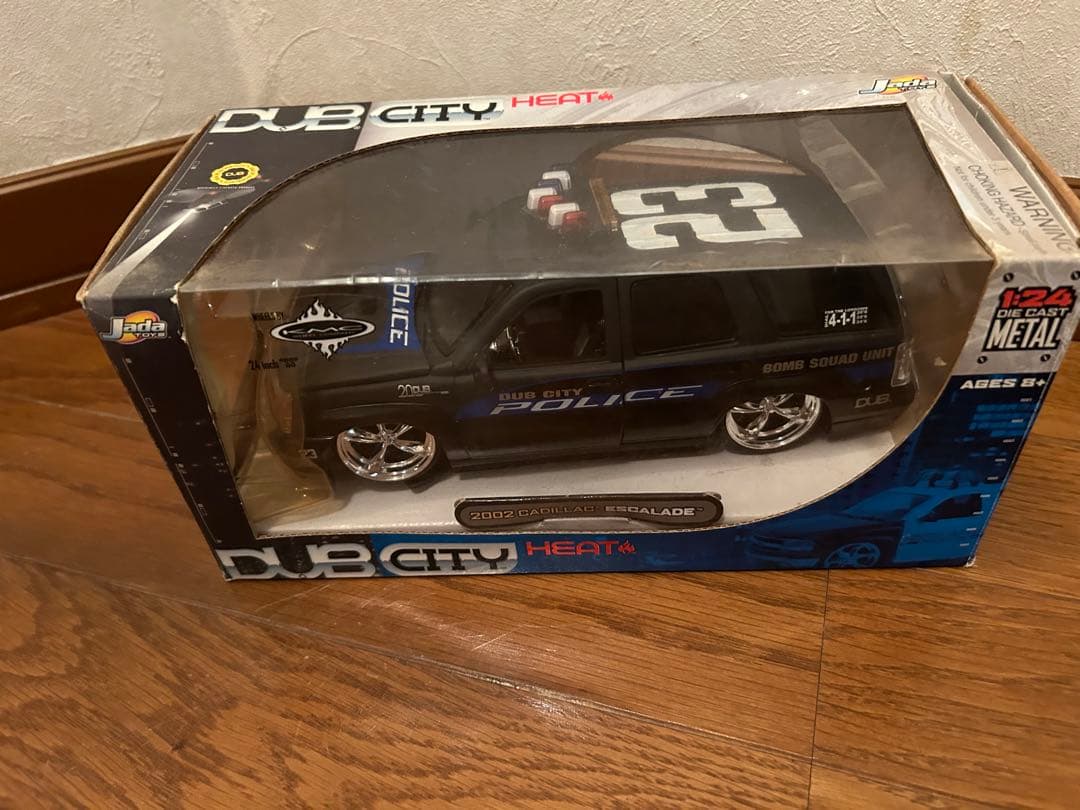 2002 CADILLAC ESCALADE 1／24