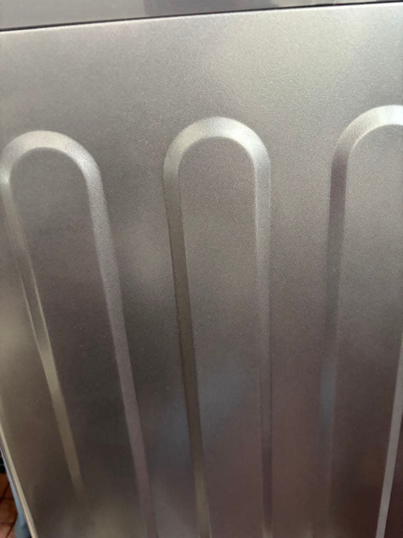 シルバー ストライプデザイン 冷蔵庫