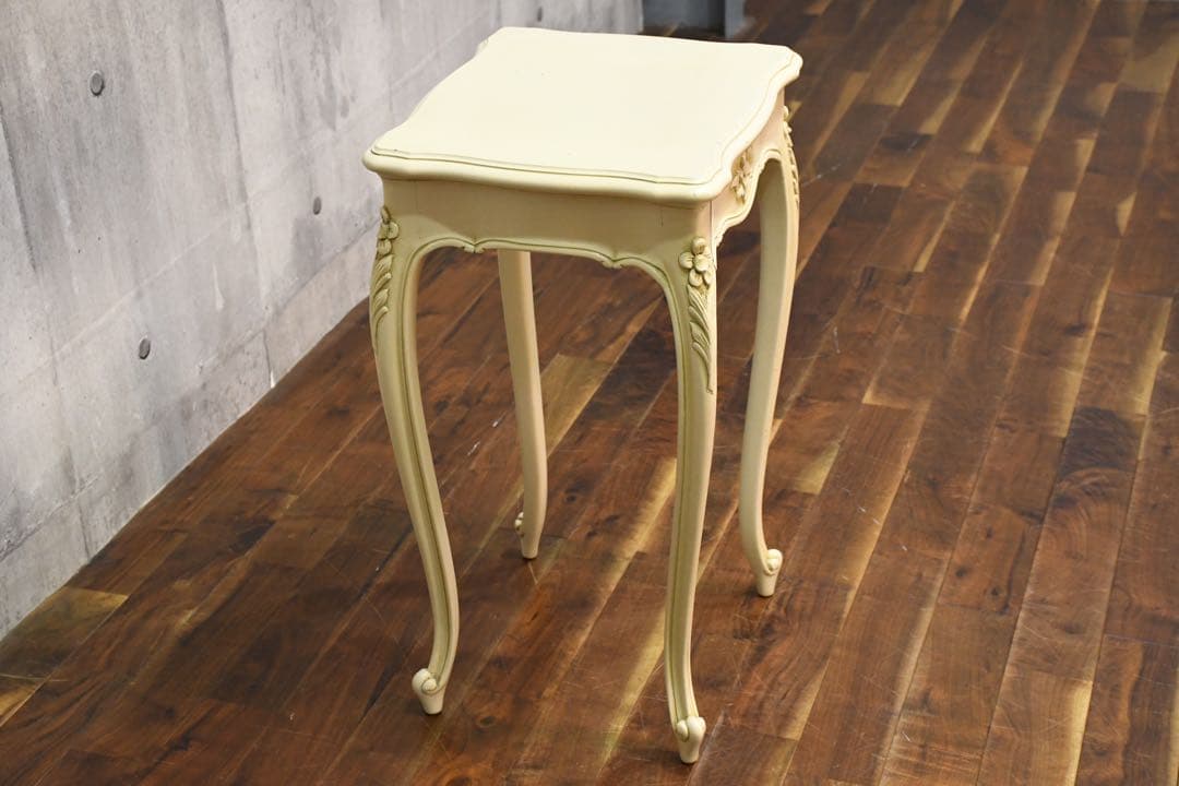 DGC9 カリモク ドマーニ ルイ15 サイドテーブル 猫脚 レリーフ ロココ