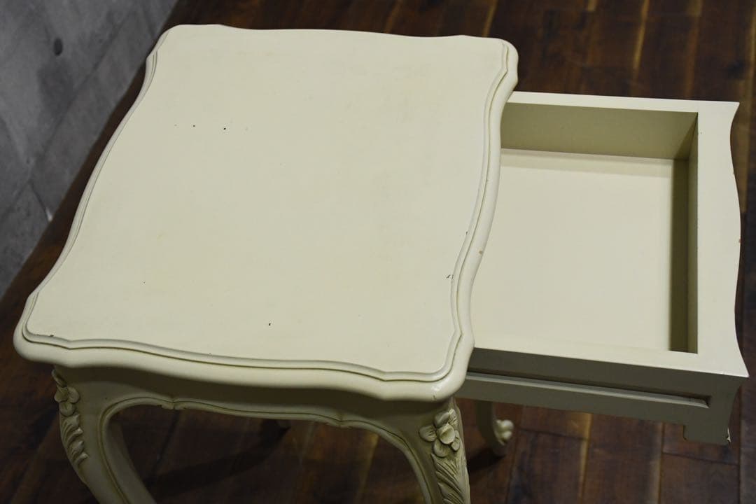 DGC9 カリモク ドマーニ ルイ15 サイドテーブル 猫脚 レリーフ ロココ