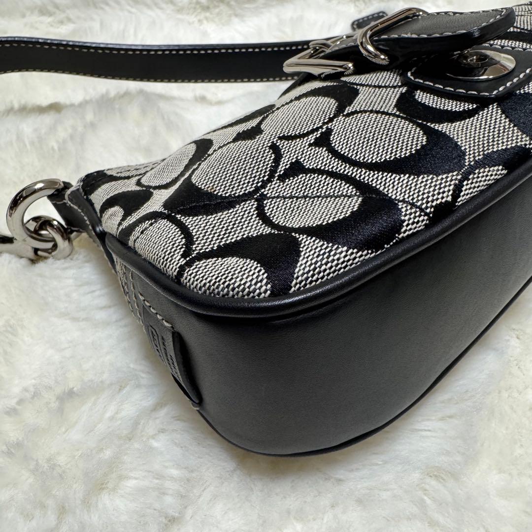 COACH シグネチャー　アクセサリーポーチ　ワンショルダー　6362 ソーホー