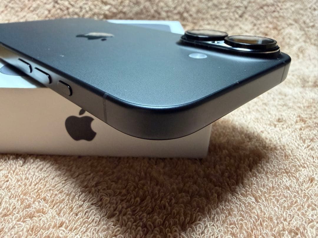 Apple iPhone 16 ブラック ￼128GB 99% ￼ SIMフリー