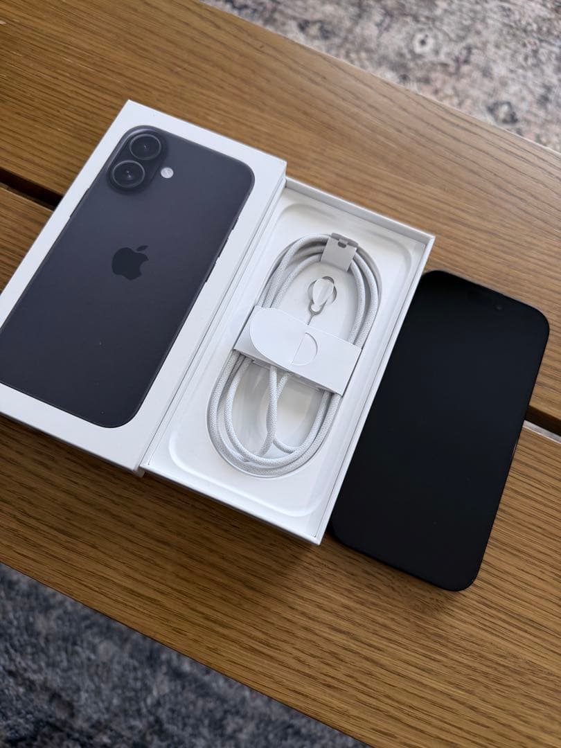 [美品] iPhone 16 本体　128GB