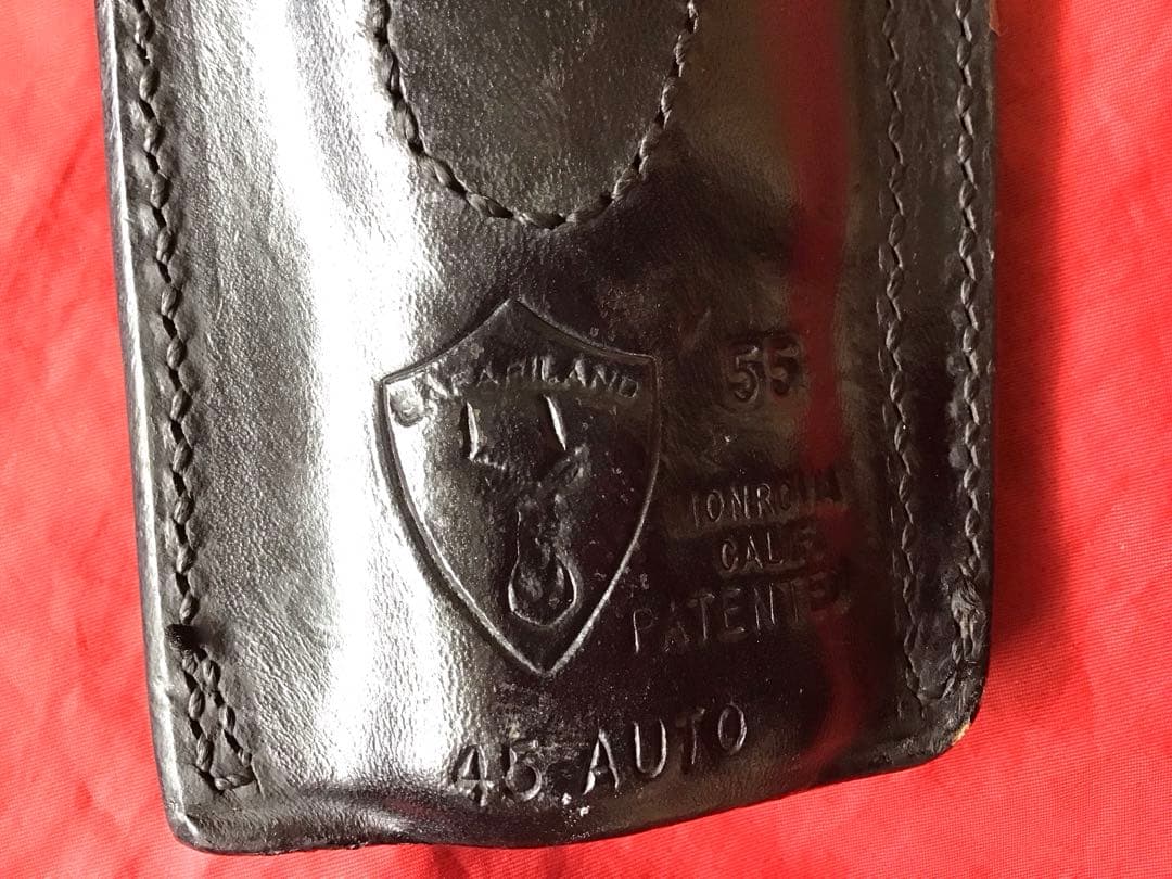 サファリランド製　実物革製ヒップホルスター1911ガバメント用　右用　中古品