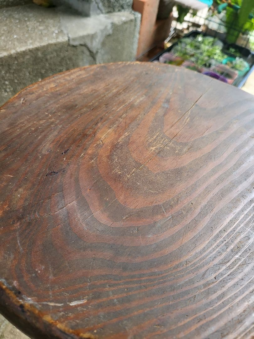 鉄脚 スツール　丸椅子　3本脚　ヴィンテージ　アンティーク