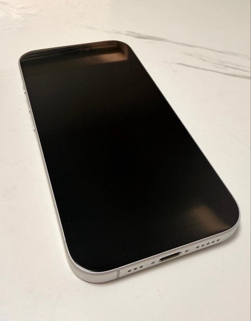 ［美品］iPhone16 128GBホワイトSIMフリー