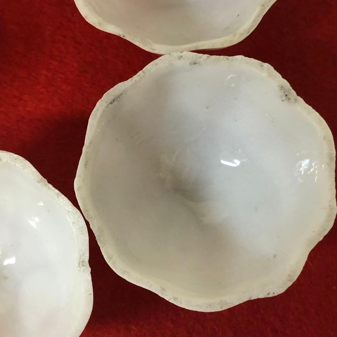 白磁　三つ足輪花極小手塩皿　骨董品　極小鉢　希少