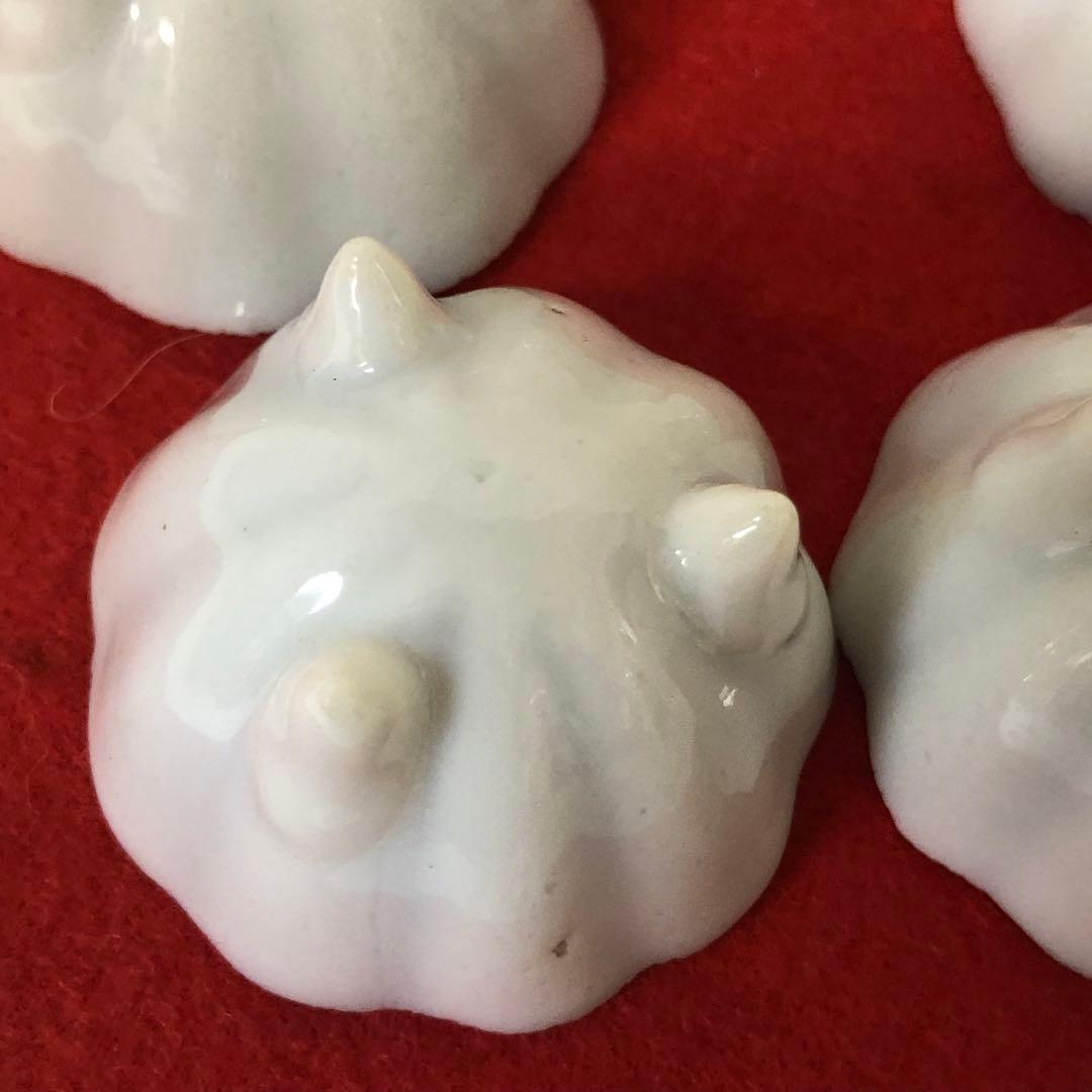 白磁　三つ足輪花極小手塩皿　骨董品　極小鉢　希少