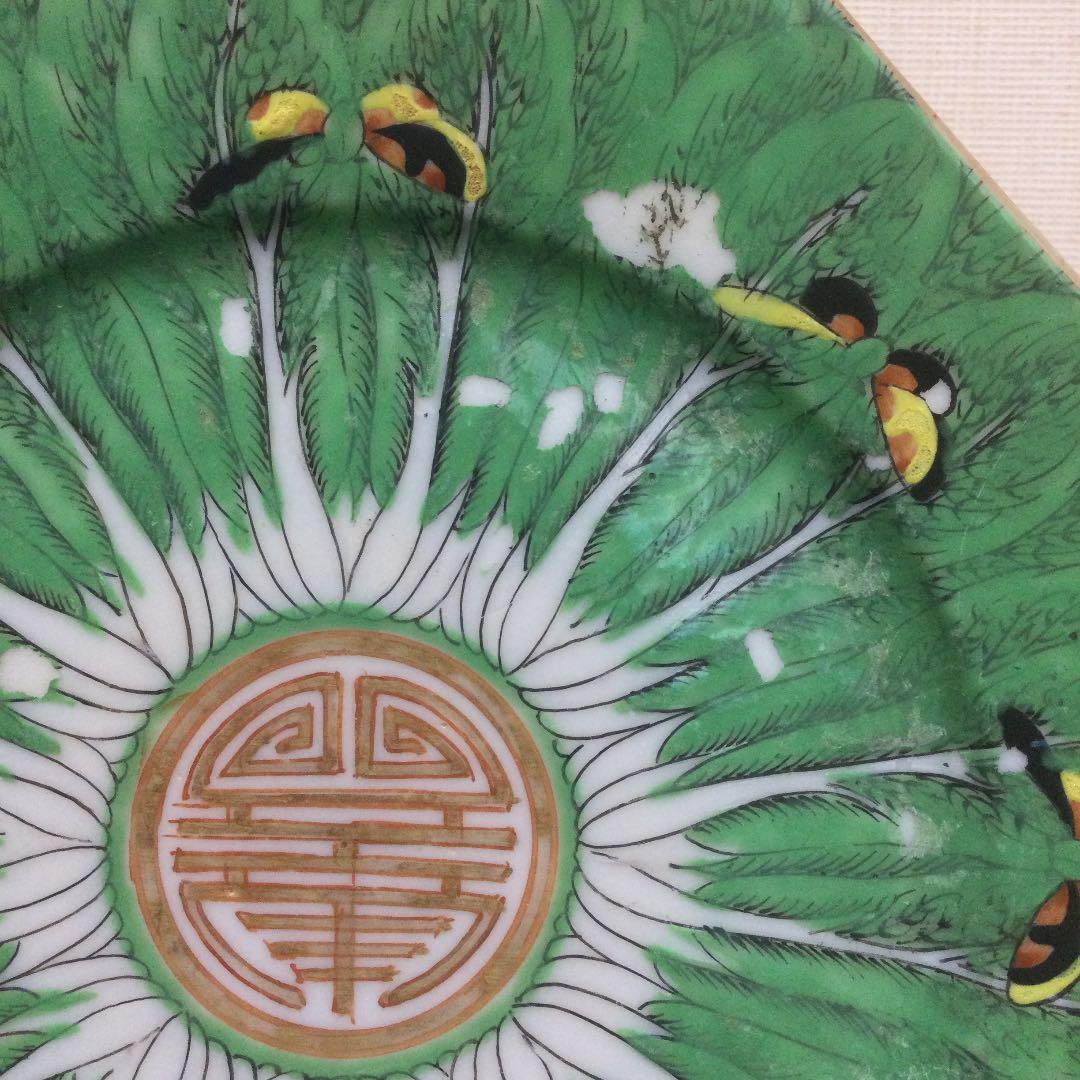 清朝末期の白菜蝶々寿皿、八角形