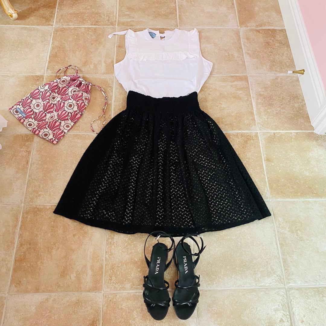 プラダ　総レースのフレアスカート　38