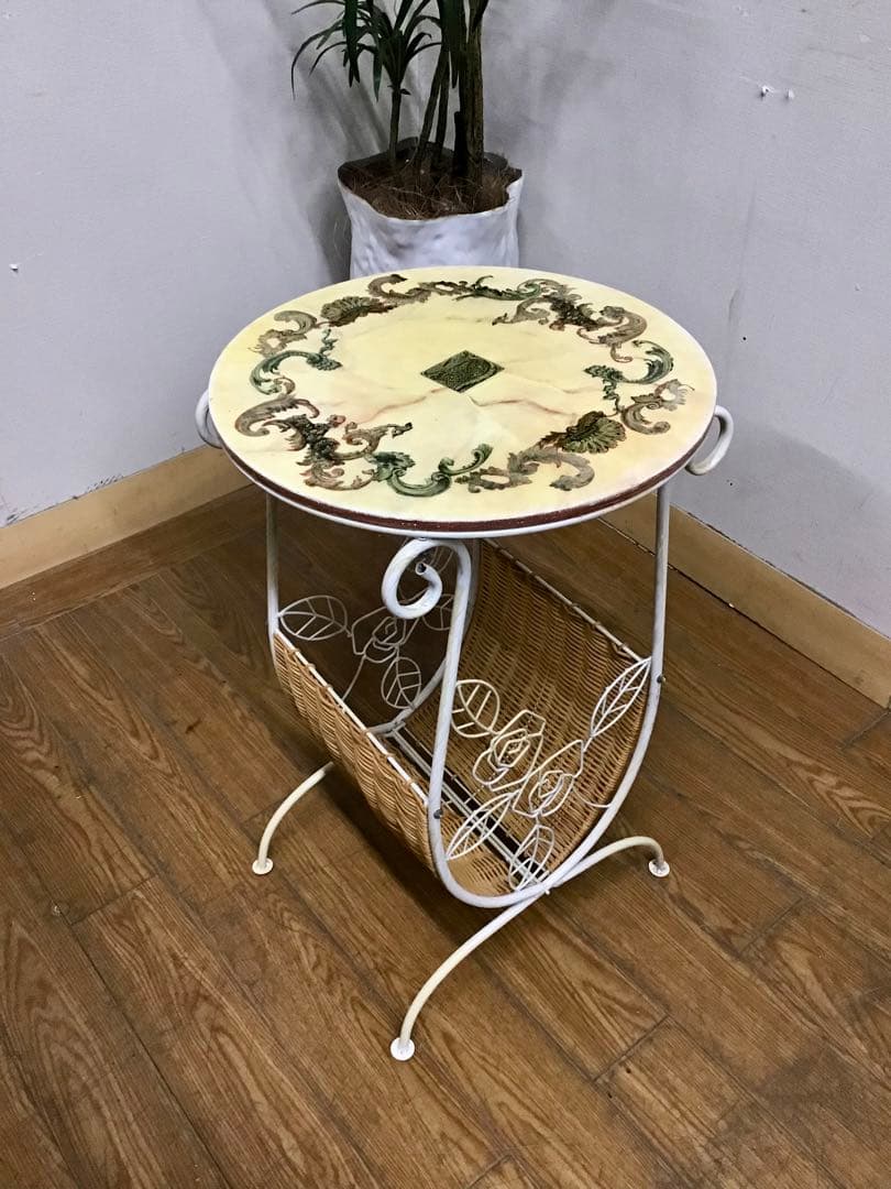 マーボー☆管212☆ヨーロピアンスタイル☆サイドテーブル⭐︎マガジンラック