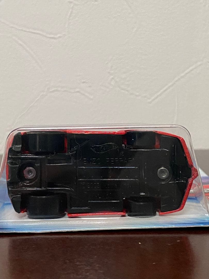 Hot Wheels ENZO FERRARI TOONED レッド/クリア