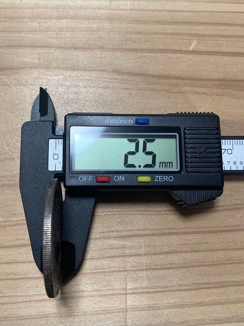 一圓銀貨 明治18年珍品　桐葉1.2.4から馬の歯　4.6.7にかけて皺有り