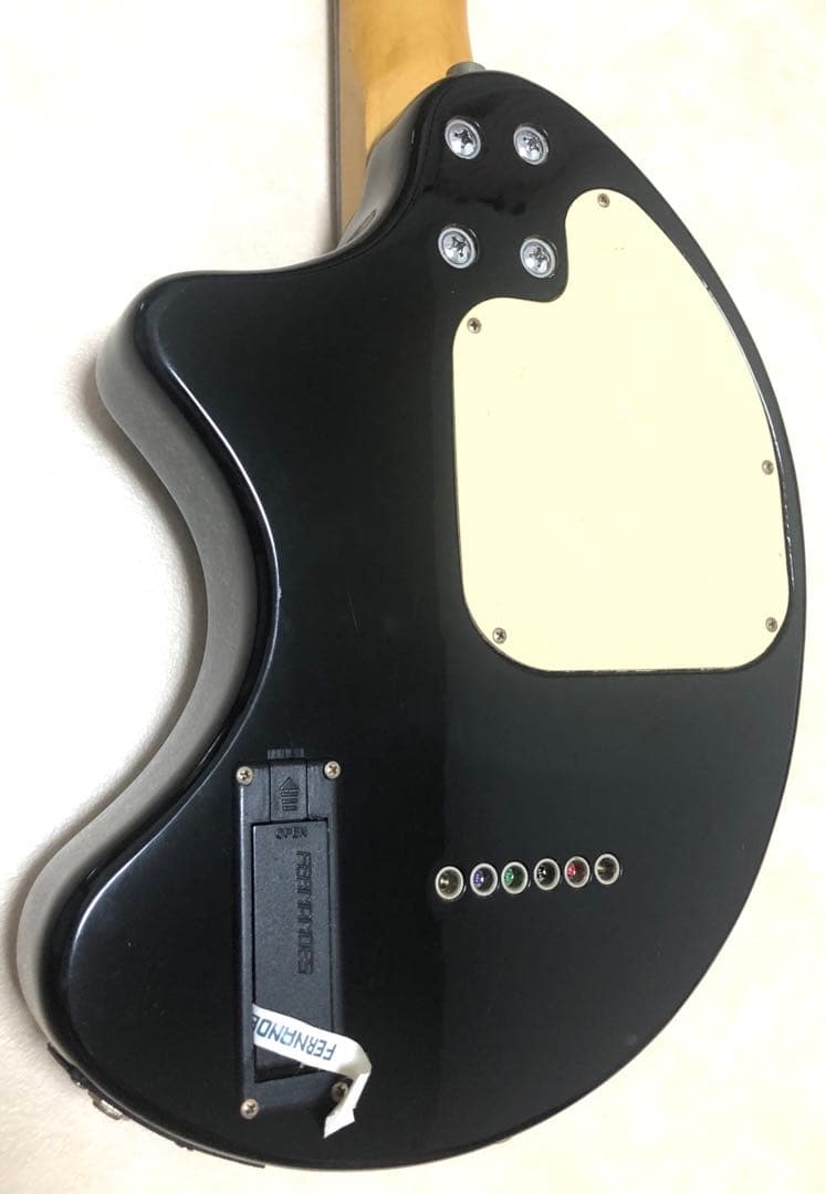 【美品】ZO-3 ブラック アンプ内蔵ミニギター 専用ケース付き！！