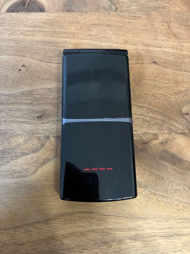 TOSHIBA T008 ブラック 充電器付き