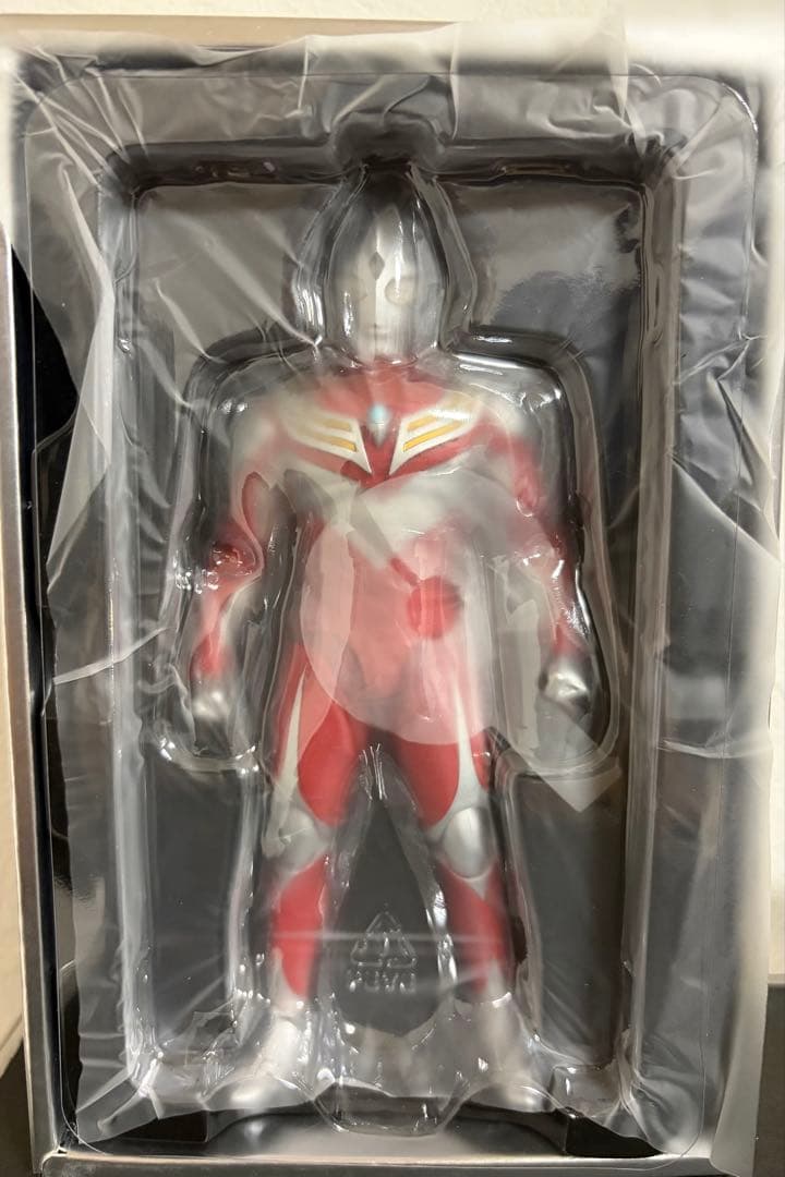 S.H.Figuarts（真骨彫製法）ウルトラマンティガ　パワータイプ