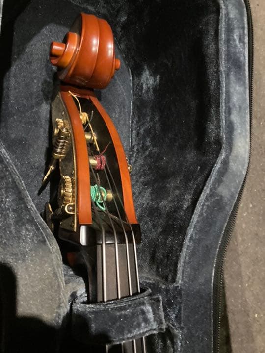 ウッドベース　ハードケース付き