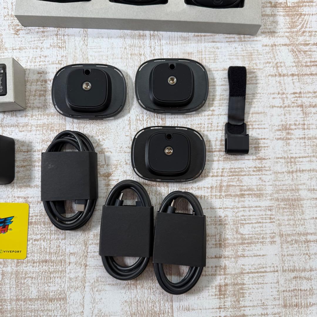 VIVE Tracker Ultimate トラッカー3個　セット　動作確認済み