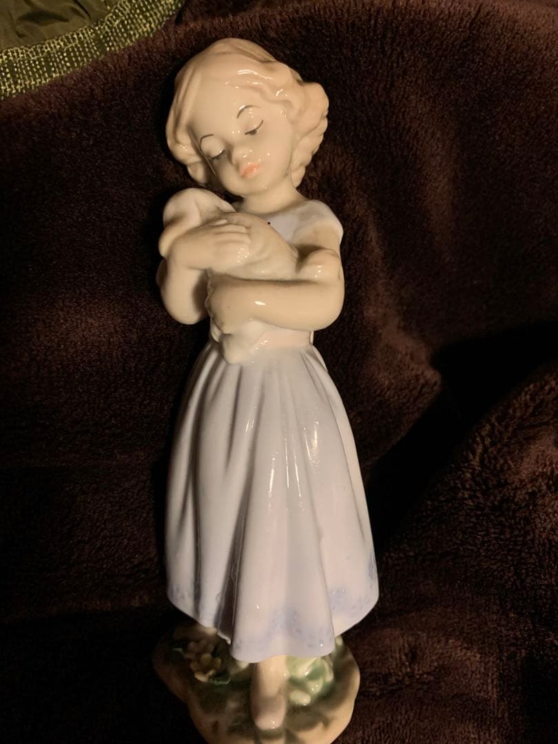 リヤドロ(廃盤)少女と仔犬「風邪をひかないように」