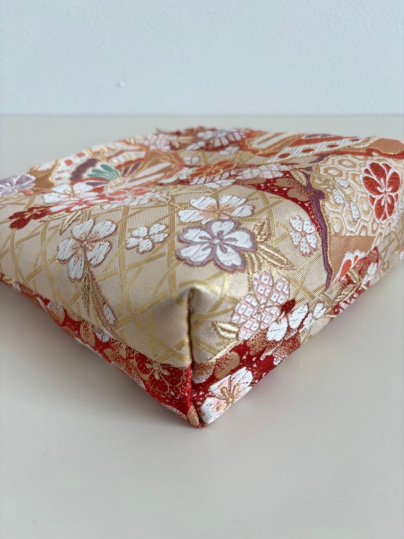 帯リメイク ショルダーバッグ｜ジッパー付き｜赤×金蝶々｜一点物