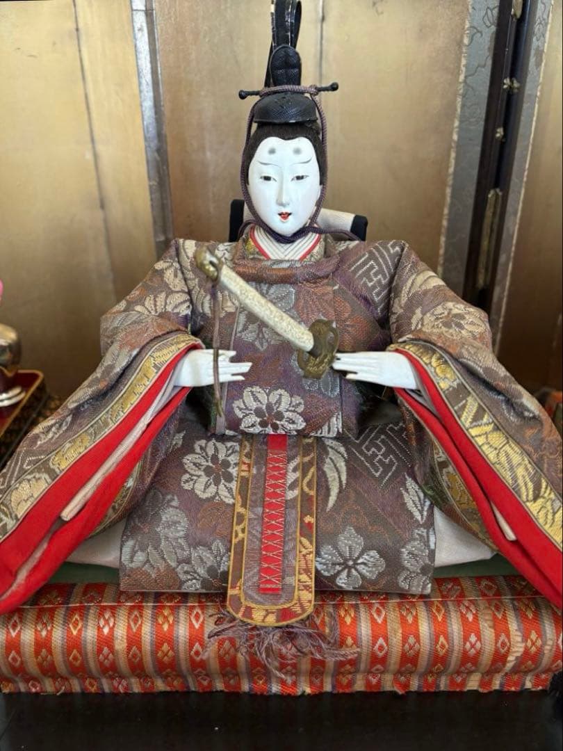 レア‼︎アンティーク　年代物　伝統的　雛人形セット ひな祭り用　金屏風　小物付き