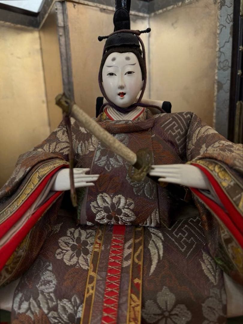 レア‼︎アンティーク　年代物　伝統的　雛人形セット ひな祭り用　金屏風　小物付き