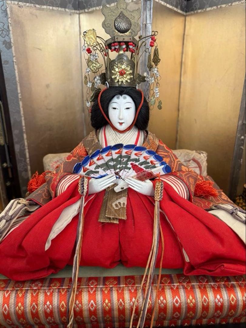 レア‼︎アンティーク　年代物　伝統的　雛人形セット ひな祭り用　金屏風　小物付き