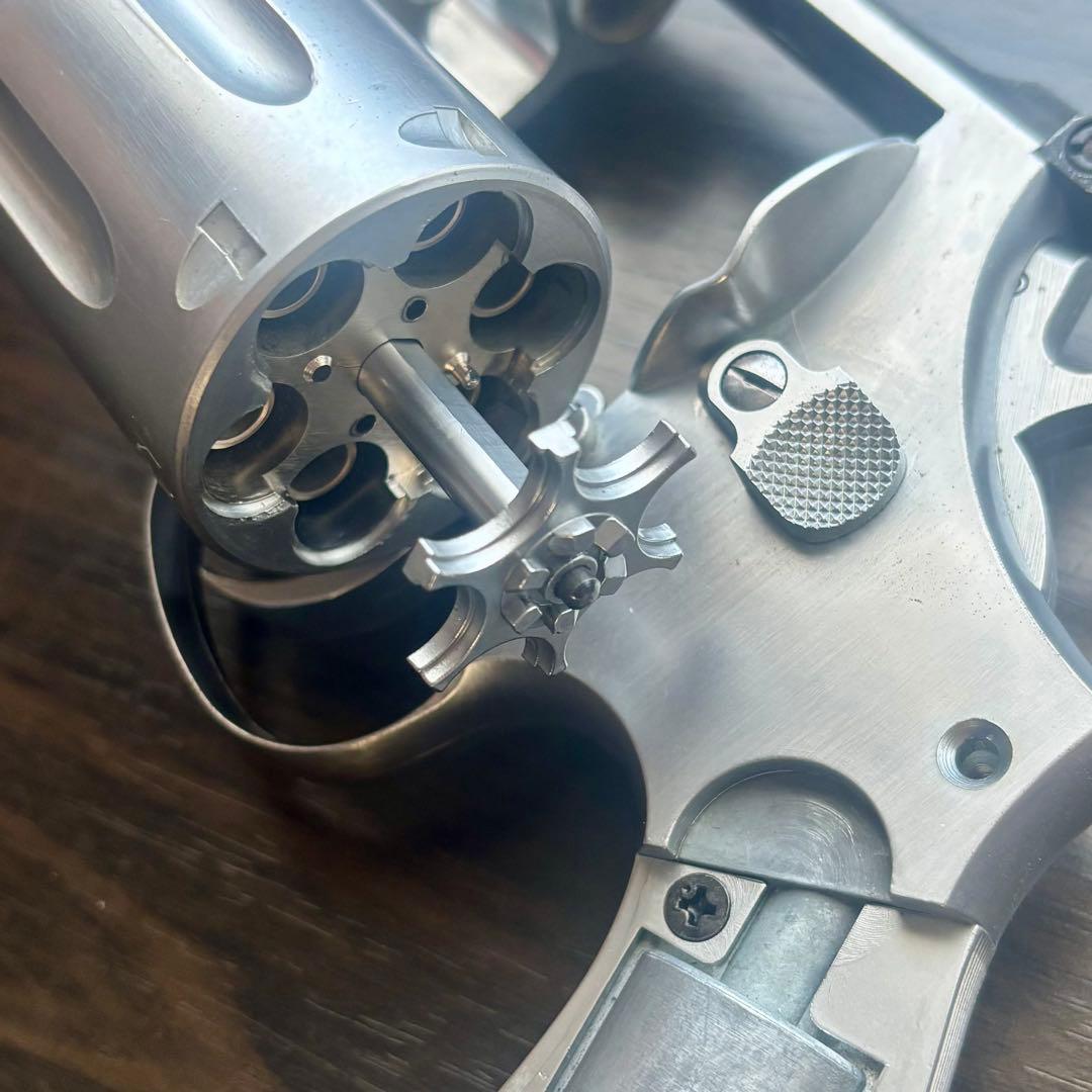 KOKUSAI製 44マグナム（観賞用・模型） — グリップ欠損あり