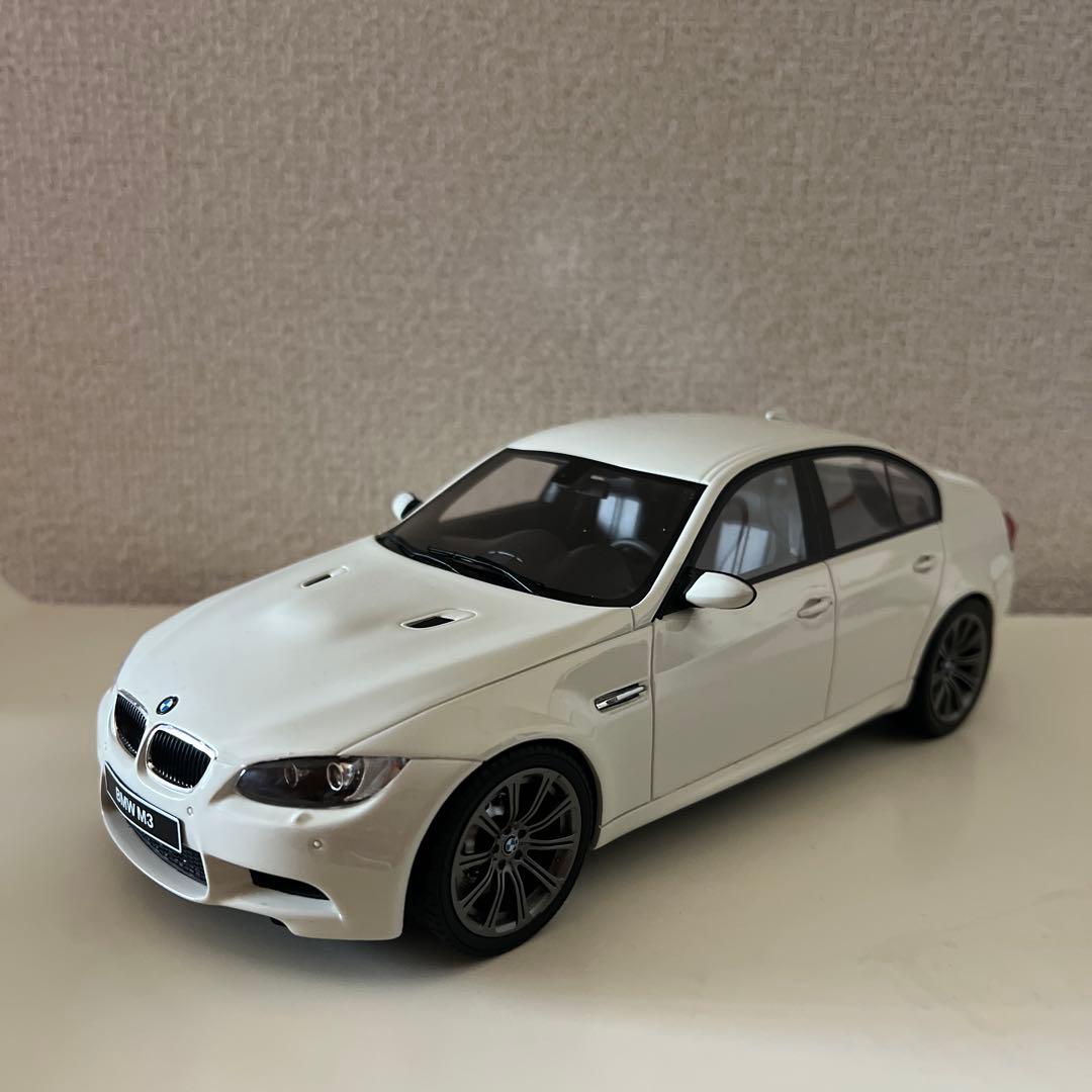 BMW M3 ホワイト 1/18スケール