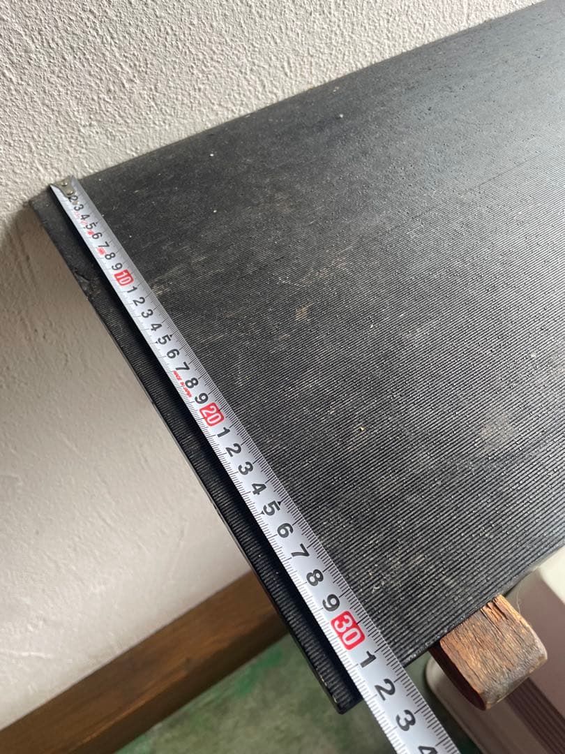 貴重　黒ガラス棚板　木と鉄の棚受けアンティーク