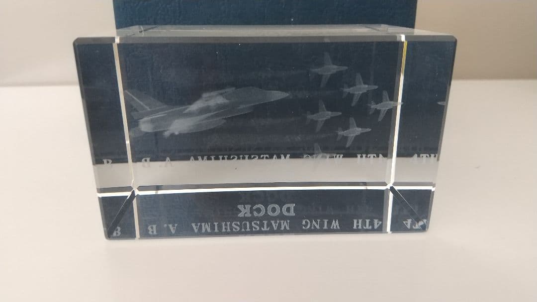 ブルーインパルス、F―２  ガラス工芸品