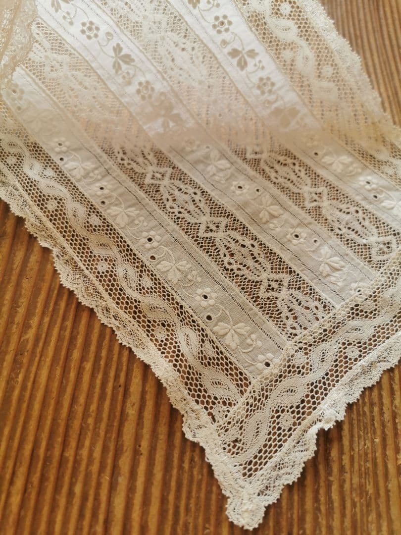 アンティークフランス ノルマンディーレース 縦繋ぎボビン＆ガロンレース ランナー