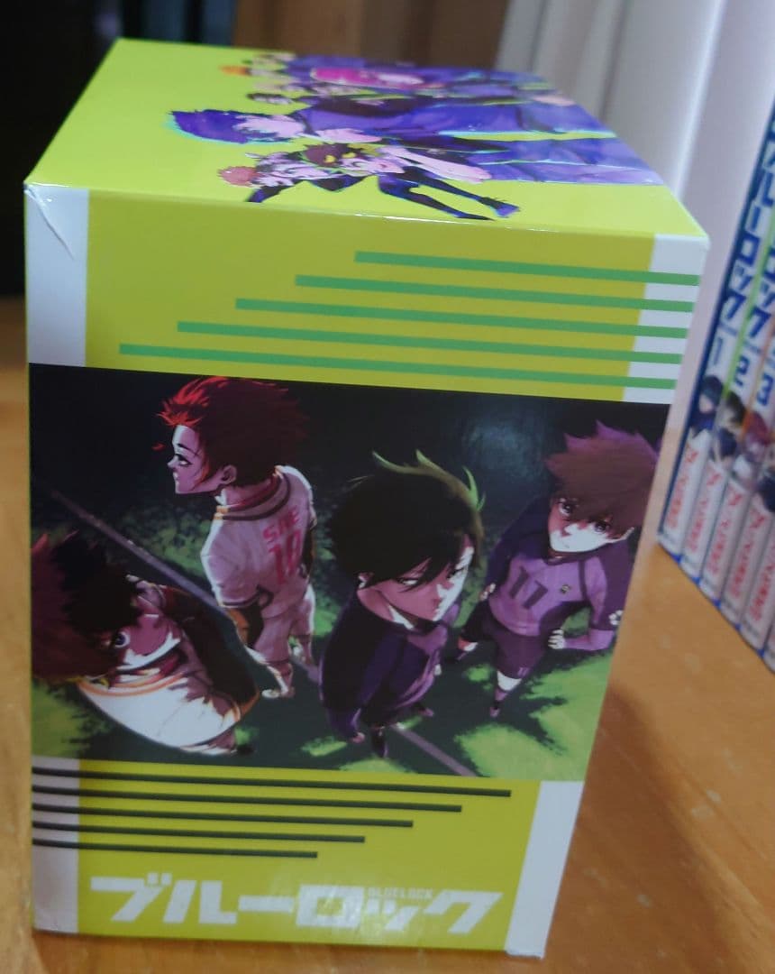 【美品】ブルーロック 33巻セット　全巻セット　収納BOX付、全巻帯付