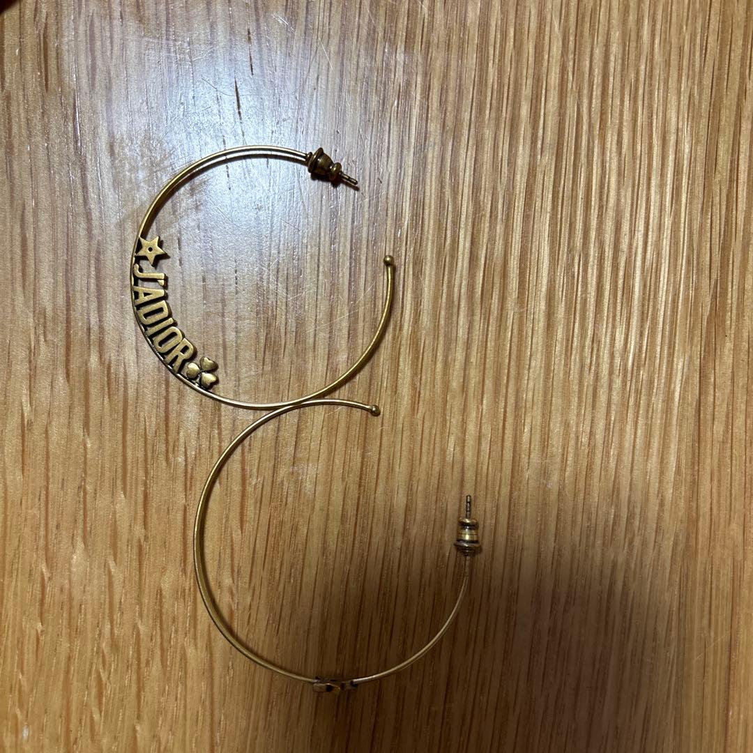 Dior ロゴ フープピアス