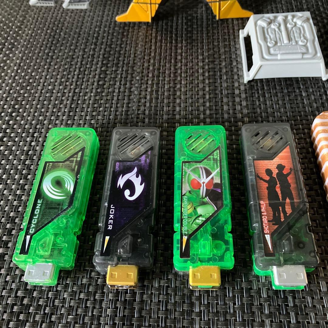 仮面ライダーW DXダブルドライバー、ガイアメモリセット！動作確認済み！