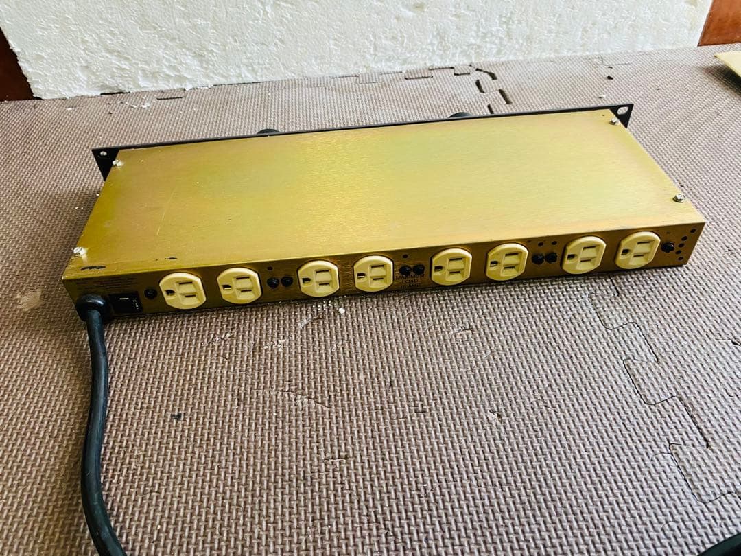 FURMAN PL-PLUS J 電源コンディショナー, 動作確認済み。