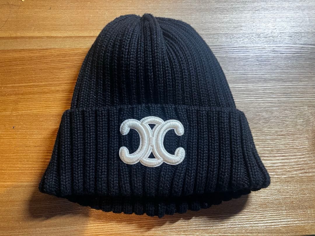 美品CELINEビーニー