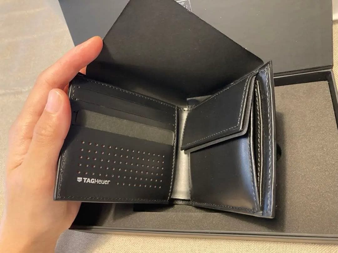 財布【未使用】、時計ケース【使用感あり】