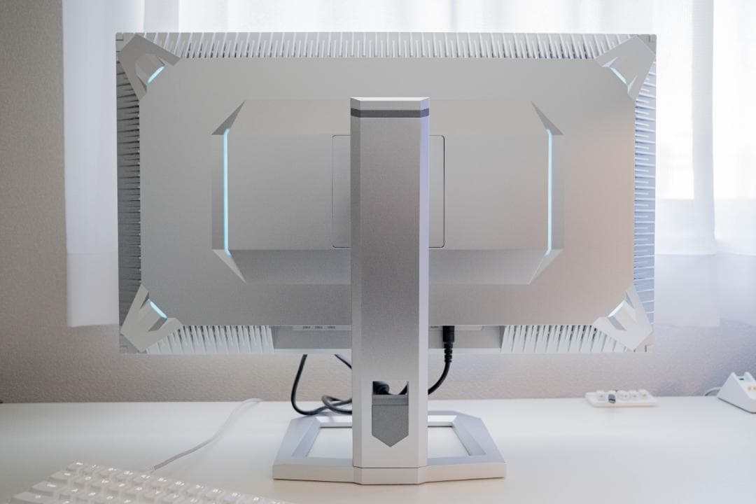 【定価11万・箱＆付属品付き】INNOCN 27M2V ゲーミングモニター