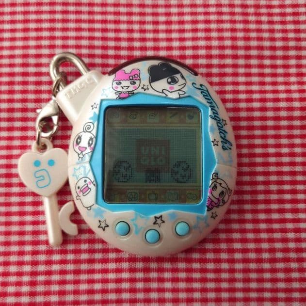 【動作確認済】 いぇー!ふぁみりーイロイロ!たまごっち+ ふぁみたま ユニクロ