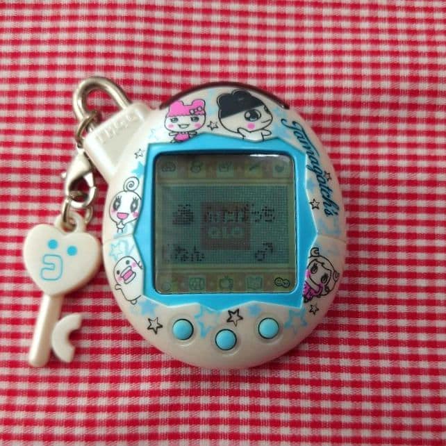 【動作確認済】 いぇー!ふぁみりーイロイロ!たまごっち+ ふぁみたま ユニクロ