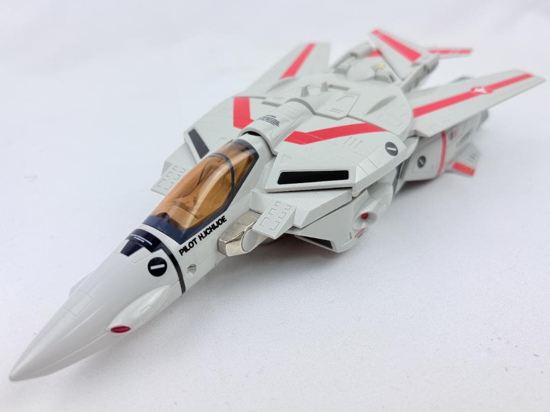 バンダイ 1/55 VF-1J バルキリー 一条輝機 マクロス 2001年版