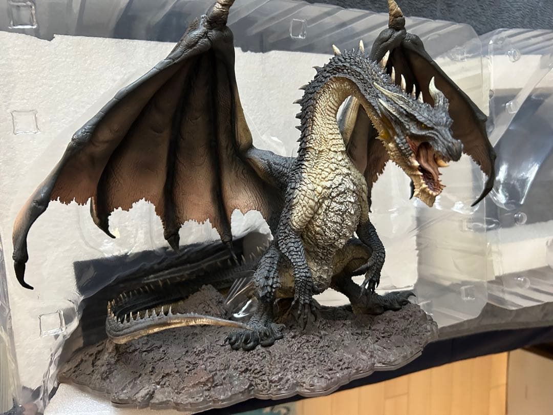 モンスターハンター 黒龍 ミラボレアス クリエーターズモデル フィギュア