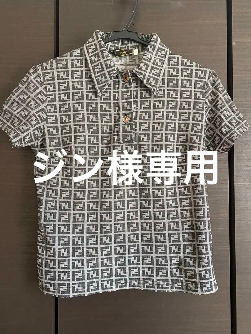 FENDIポロシャツ44