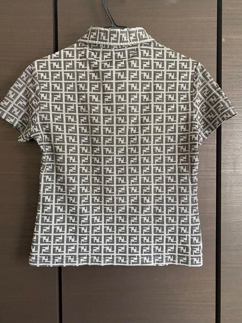 FENDIポロシャツ44